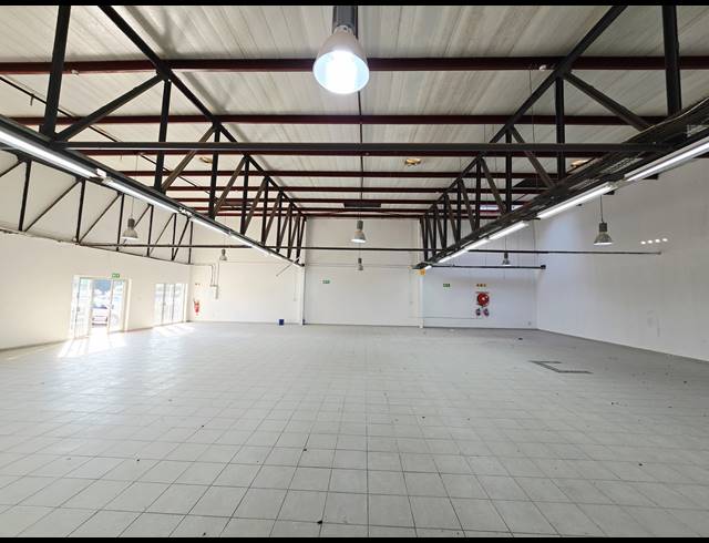 360M² RETAIL TO LET IN NORTH RIDING